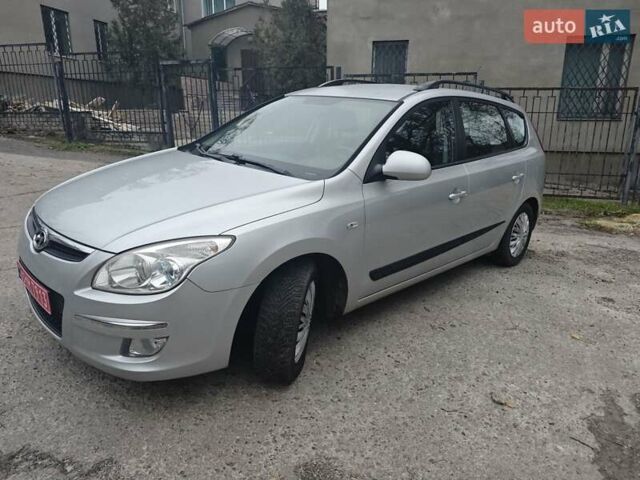 Серый Хендай i30, объемом двигателя 1.6 л и пробегом 190 тыс. км за 5697 $, фото 2 на Automoto.ua