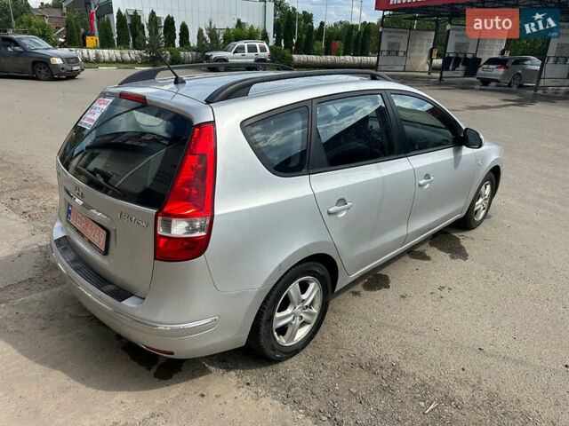 Серый Хендай i30, объемом двигателя 1.6 л и пробегом 191 тыс. км за 6200 $, фото 11 на Automoto.ua