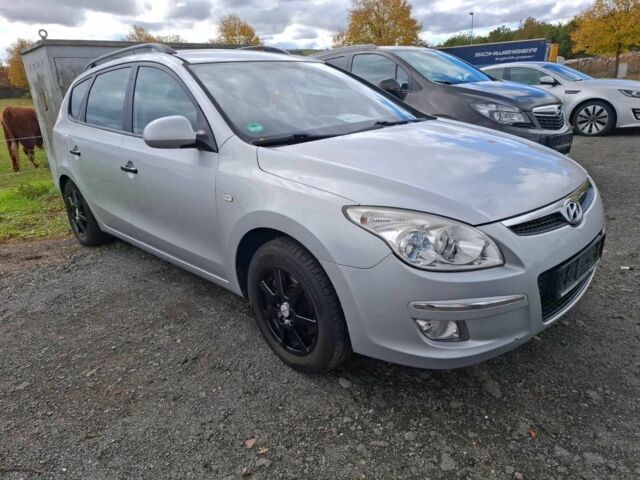 Серый Хендай i30, объемом двигателя 1.6 л и пробегом 220 тыс. км за 3736 $, фото 5 на Automoto.ua