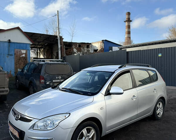 Серый Хендай i30, объемом двигателя 1.6 л и пробегом 191 тыс. км за 5900 $, фото 21 на Automoto.ua