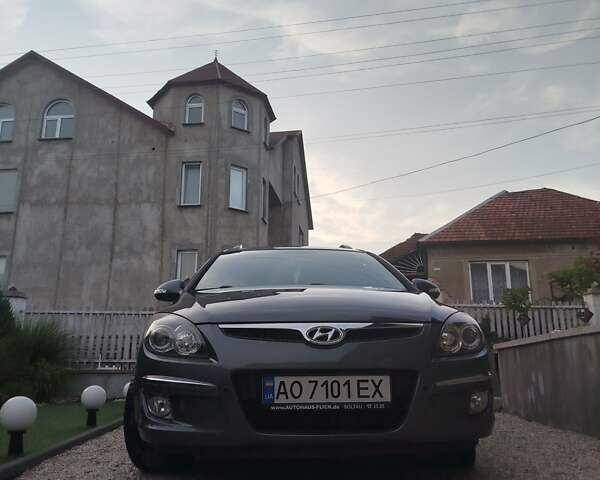 Серый Хендай i30, объемом двигателя 1.59 л и пробегом 140 тыс. км за 7200 $, фото 1 на Automoto.ua