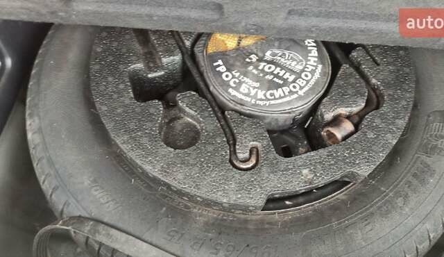 Серый Хендай i30, объемом двигателя 1.58 л и пробегом 230 тыс. км за 5700 $, фото 6 на Automoto.ua