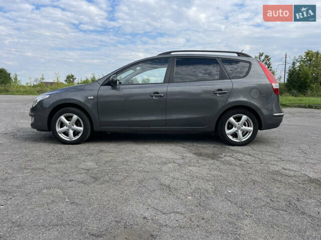 Серый Хендай i30, объемом двигателя 1.6 л и пробегом 255 тыс. км за 5800 $, фото 1 на Automoto.ua