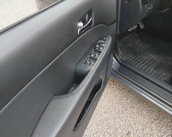 Серый Хендай i30, объемом двигателя 1.59 л и пробегом 140 тыс. км за 7200 $, фото 20 на Automoto.ua