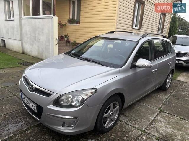 Серый Хендай i30, объемом двигателя 1.6 л и пробегом 206 тыс. км за 6100 $, фото 7 на Automoto.ua