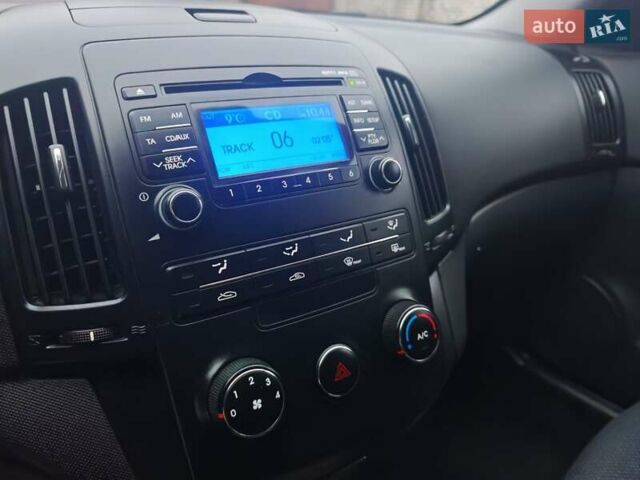 Серый Хендай i30, объемом двигателя 1.6 л и пробегом 190 тыс. км за 5697 $, фото 26 на Automoto.ua