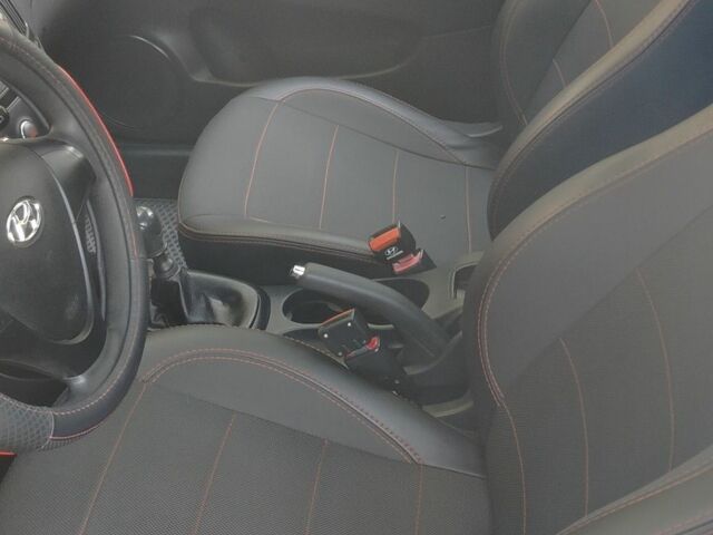 Серый Хендай i30, объемом двигателя 1.4 л и пробегом 235 тыс. км за 6100 $, фото 1 на Automoto.ua