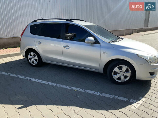 Серый Хендай i30, объемом двигателя 1.4 л и пробегом 200 тыс. км за 6250 $, фото 2 на Automoto.ua