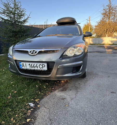 Серый Хендай i30, объемом двигателя 1.4 л и пробегом 221 тыс. км за 7200 $, фото 3 на Automoto.ua