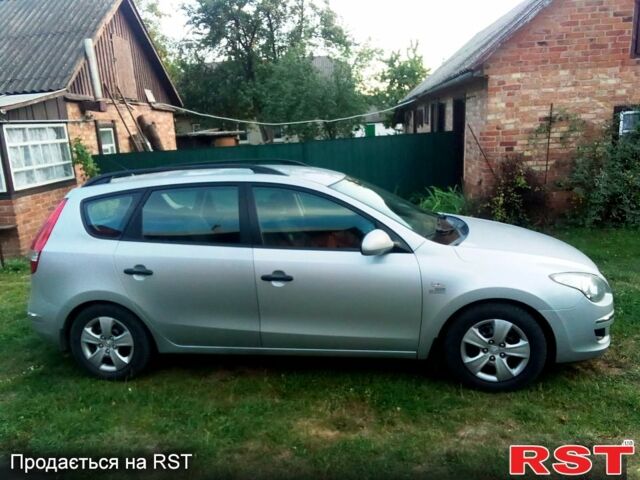 Серый Хендай i30, объемом двигателя 1.4 л и пробегом 155 тыс. км за 6100 $, фото 2 на Automoto.ua
