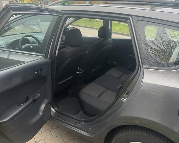 Хендай i30 2009 в Белой Церкве на Automoto.ua Серый Хендай i30, объемом двигателя 1.6 л и пробегом 212 тыс. км за 6800 $, фото 11 на Automoto.ua