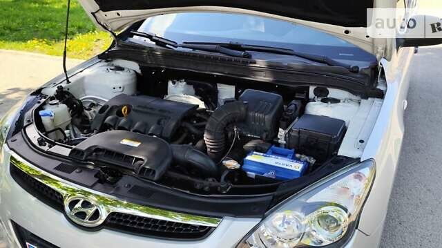 Сірий Хендай i30, об'ємом двигуна 1.4 л та пробігом 141 тис. км за 6000 $, фото 27 на Automoto.ua