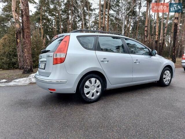 Серый Хендай i30, объемом двигателя 1.59 л и пробегом 250 тыс. км за 5400 $, фото 1 на Automoto.ua