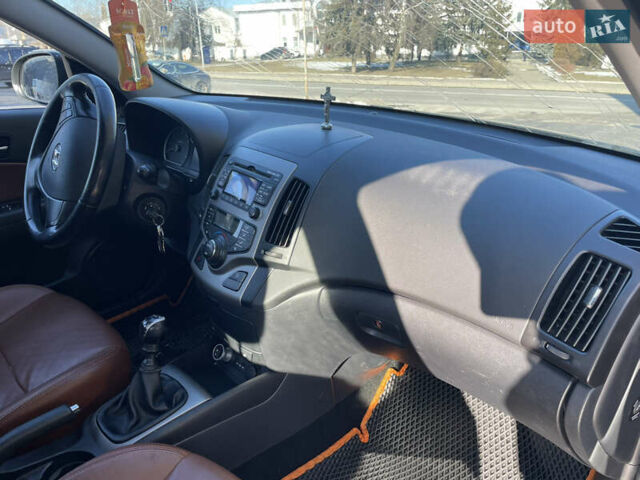 Серый Хендай i30, объемом двигателя 1.6 л и пробегом 245 тыс. км за 6100 $, фото 38 на Automoto.ua
