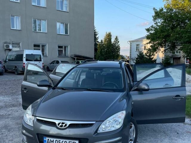 Серый Хендай i30, объемом двигателя 1.6 л и пробегом 270 тыс. км за 5600 $, фото 4 на Automoto.ua