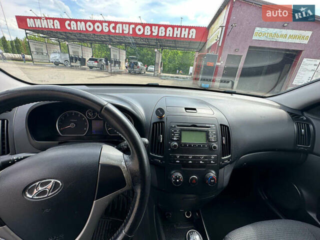 Серый Хендай i30, объемом двигателя 1.6 л и пробегом 191 тыс. км за 6200 $, фото 5 на Automoto.ua