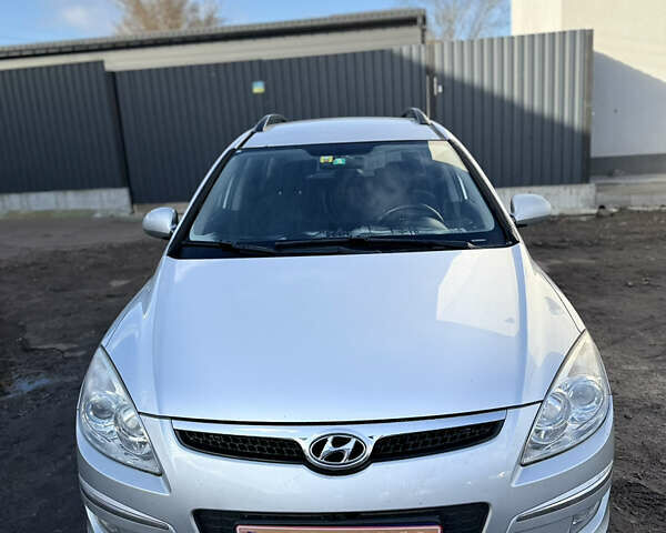 Серый Хендай i30, объемом двигателя 1.6 л и пробегом 191 тыс. км за 5900 $, фото 3 на Automoto.ua