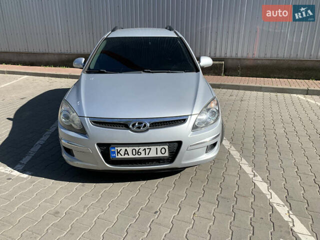 Серый Хендай i30, объемом двигателя 1.4 л и пробегом 200 тыс. км за 6250 $, фото 1 на Automoto.ua