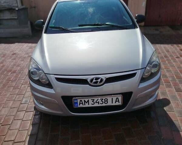 Хендай i30 2009 в Бердичеве на Automoto.ua Серый Хендай i30, объемом двигателя 1.6 л и пробегом 318 тыс. км за 5800 $, фото 10 на Automoto.ua