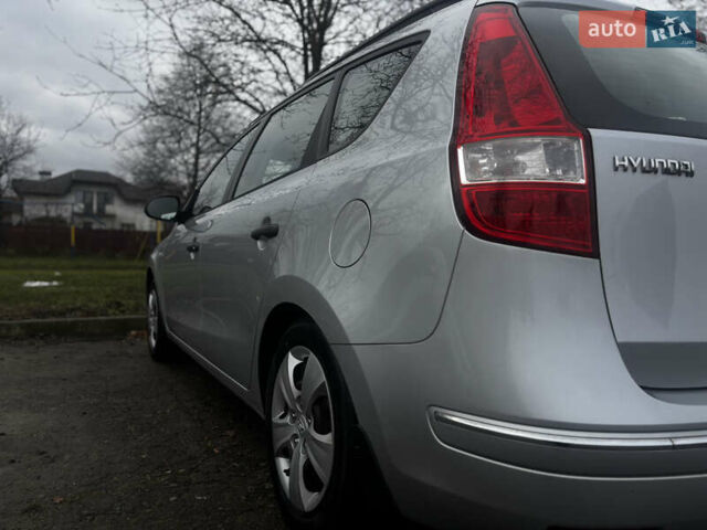 Серый Хендай i30, объемом двигателя 1.4 л и пробегом 265 тыс. км за 5700 $, фото 4 на Automoto.ua