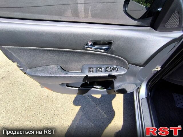 Сірий Хендай i30, об'ємом двигуна 1.6 л та пробігом 213 тис. км за 6500 $, фото 8 на Automoto.ua