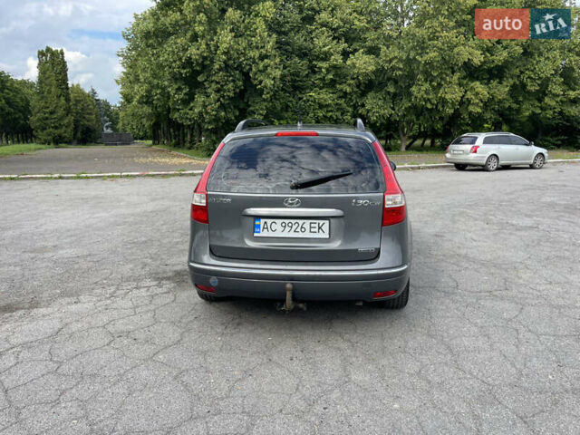 Серый Хендай i30, объемом двигателя 1.6 л и пробегом 255 тыс. км за 5800 $, фото 6 на Automoto.ua