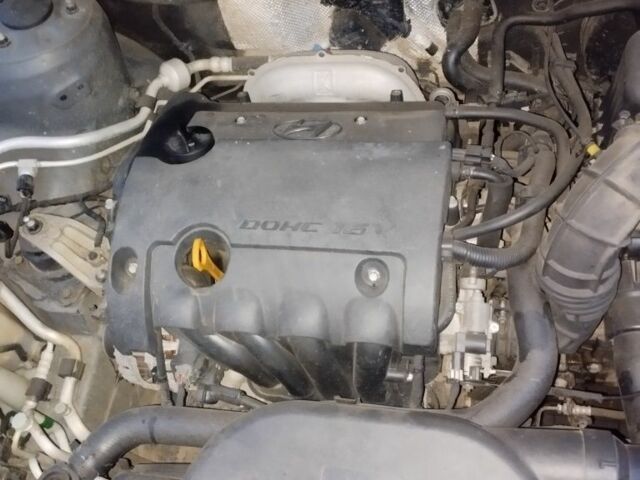 Сірий Хендай i30, об'ємом двигуна 1.6 л та пробігом 189 тис. км за 4500 $, фото 7 на Automoto.ua