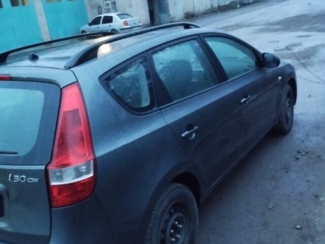 Сірий Хендай i30, об'ємом двигуна 1.6 л та пробігом 189 тис. км за 4500 $, фото 3 на Automoto.ua