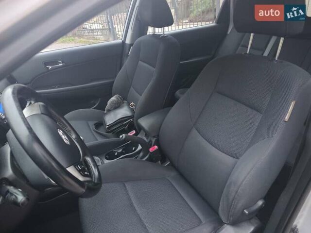 Серый Хендай i30, объемом двигателя 1.6 л и пробегом 190 тыс. км за 5697 $, фото 27 на Automoto.ua