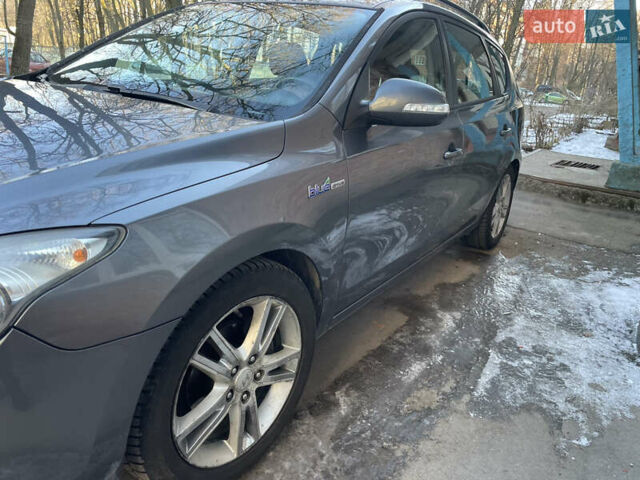 Серый Хендай i30, объемом двигателя 1.6 л и пробегом 245 тыс. км за 6100 $, фото 28 на Automoto.ua