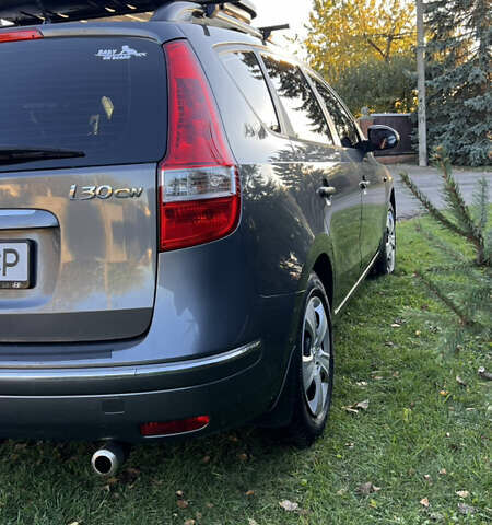 Серый Хендай i30, объемом двигателя 1.4 л и пробегом 221 тыс. км за 7200 $, фото 12 на Automoto.ua