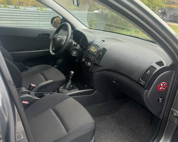 Хендай i30 2009 в Белой Церкве на Automoto.ua Серый Хендай i30, объемом двигателя 1.6 л и пробегом 212 тыс. км за 6800 $, фото 8 на Automoto.ua