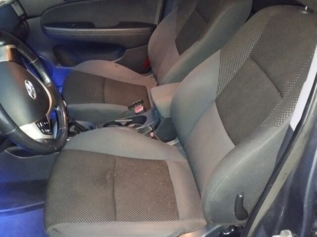 Сірий Хендай i30, об'ємом двигуна 1.6 л та пробігом 189 тис. км за 4500 $, фото 5 на Automoto.ua