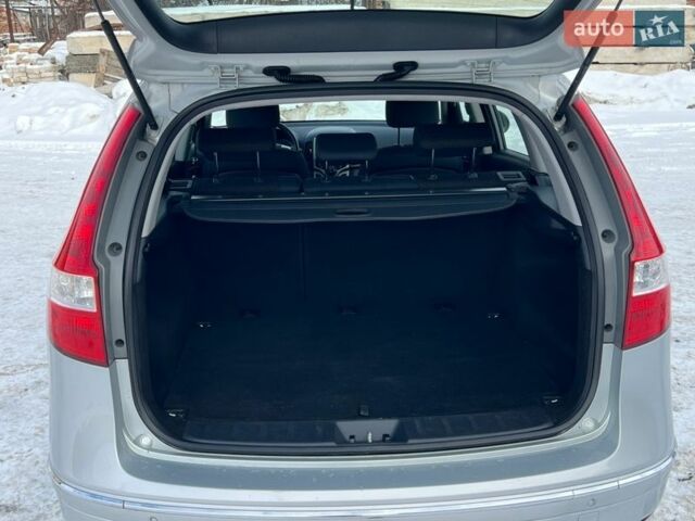 Серый Хендай i30, объемом двигателя 1.6 л и пробегом 225 тыс. км за 5700 $, фото 20 на Automoto.ua