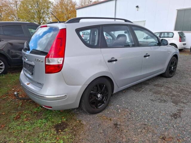 Серый Хендай i30, объемом двигателя 1.6 л и пробегом 220 тыс. км за 3736 $, фото 6 на Automoto.ua