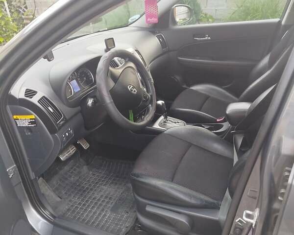 Серый Хендай i30, объемом двигателя 1.59 л и пробегом 140 тыс. км за 7200 $, фото 21 на Automoto.ua