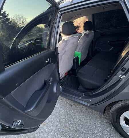 Серый Хендай i30, объемом двигателя 1.4 л и пробегом 221 тыс. км за 7200 $, фото 8 на Automoto.ua