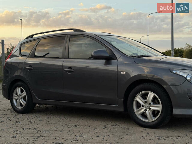 Серый Хендай i30, объемом двигателя 1.58 л и пробегом 260 тыс. км за 6600 $, фото 8 на Automoto.ua