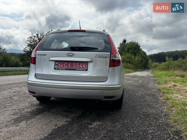 Серый Хендай i30, объемом двигателя 1.4 л и пробегом 260 тыс. км за 5500 $, фото 14 на Automoto.ua