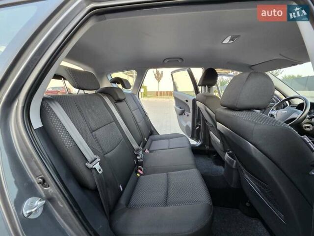 Сірий Хендай i30, об'ємом двигуна 1.4 л та пробігом 193 тис. км за 6200 $, фото 36 на Automoto.ua