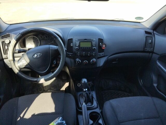 Серый Хендай i30, объемом двигателя 0 л и пробегом 275 тыс. км за 5300 $, фото 14 на Automoto.ua