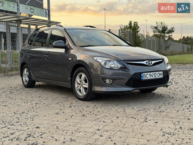 Серый Хендай i30, объемом двигателя 1.58 л и пробегом 260 тыс. км за 6600 $, фото 1 на Automoto.ua