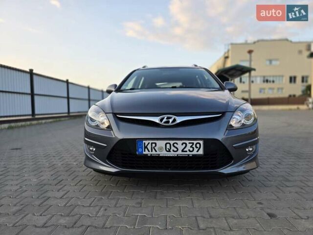 Сірий Хендай i30, об'ємом двигуна 1.4 л та пробігом 193 тис. км за 6200 $, фото 12 на Automoto.ua