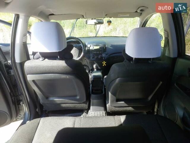 Серый Хендай i30, объемом двигателя 1.6 л и пробегом 251 тыс. км за 6500 $, фото 19 на Automoto.ua