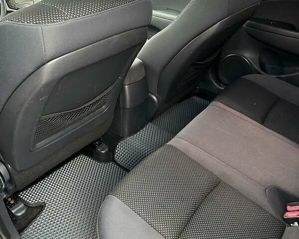 Серый Хендай i30, объемом двигателя 1.58 л и пробегом 263 тыс. км за 5400 $, фото 11 на Automoto.ua