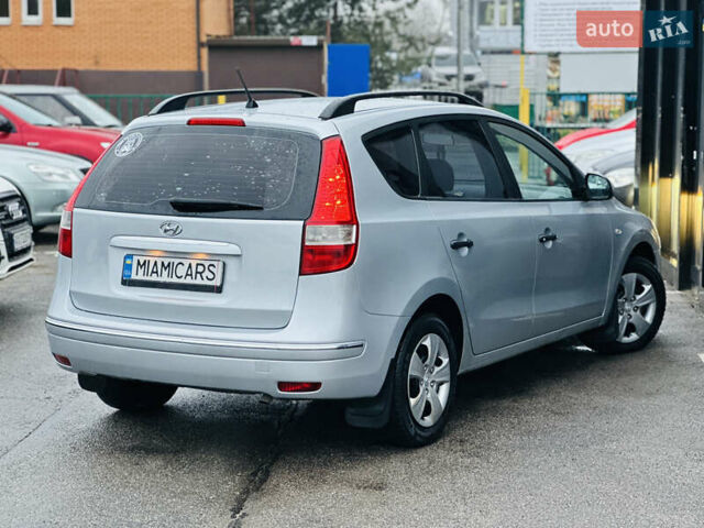 Серый Хендай i30, объемом двигателя 1.6 л и пробегом 265 тыс. км за 6999 $, фото 11 на Automoto.ua