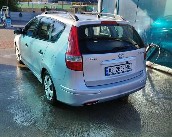 Серый Хендай i30, объемом двигателя 1.6 л и пробегом 115 тыс. км за 6700 $, фото 6 на Automoto.ua