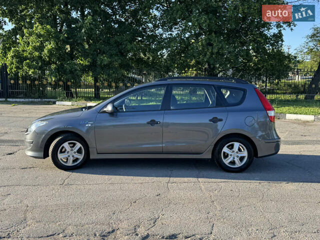 Серый Хендай i30, объемом двигателя 1.6 л и пробегом 170 тыс. км за 6650 $, фото 2 на Automoto.ua