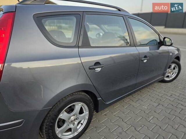 Сірий Хендай i30, об'ємом двигуна 1.4 л та пробігом 193 тис. км за 6200 $, фото 23 на Automoto.ua