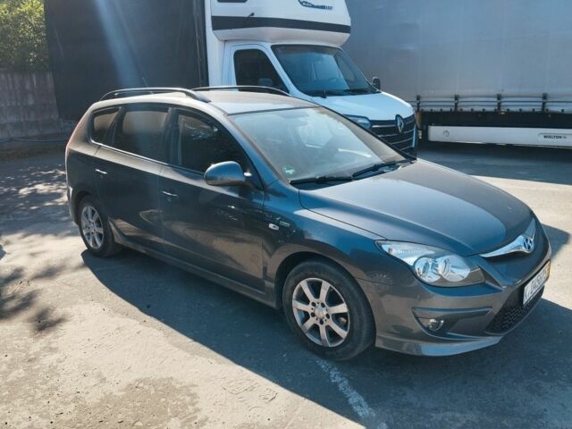 Серый Хендай i30, объемом двигателя 0 л и пробегом 275 тыс. км за 5300 $, фото 2 на Automoto.ua